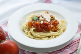 Glutenfreie Spaghetti Bolognese sind unser aller Leibgericht.